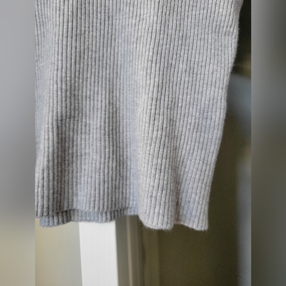 Women Mock Neck Rib-knit Crop Sweater Light Grey - Picture 3 of 6